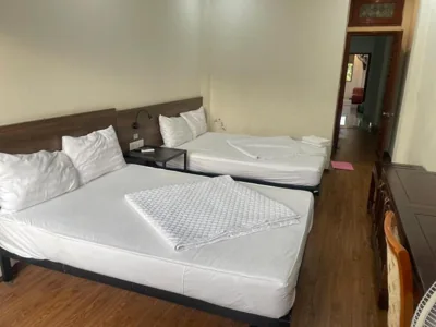 Camera Quadrupla — YÊN HÒA MOTEL
